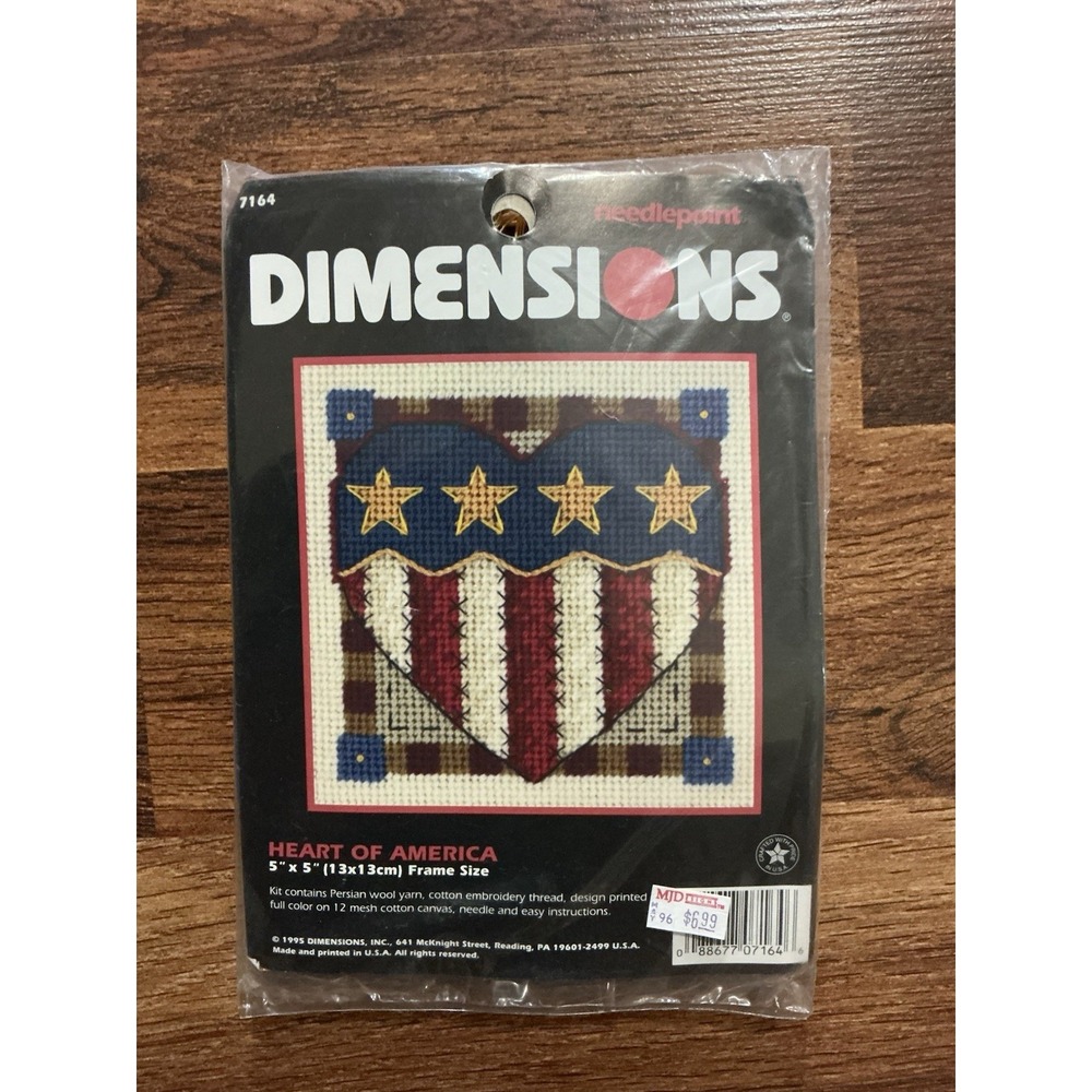 1995 Vtg HEART OF AMERICA #7164 Dimensions 5"x5" Needlepoint Kit Patriotic NEW